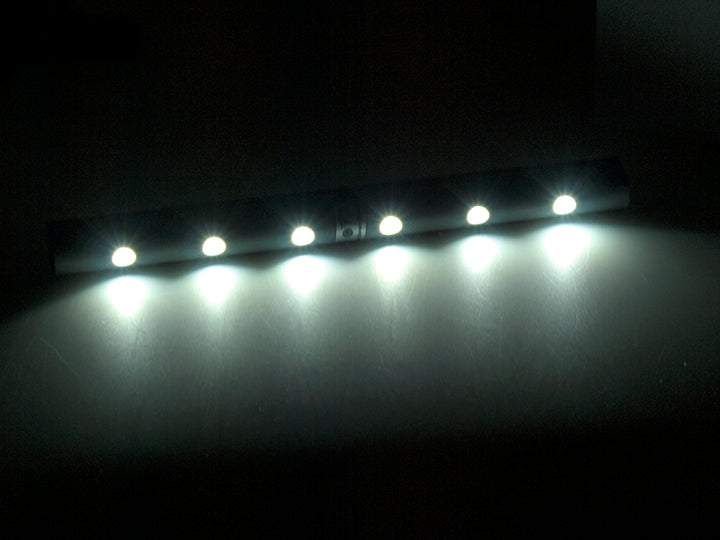 Maclean 6LED konyhai szekrény alatti lámpa, hosszúkás, mozgásérzékelős, 5xAA, MCE123