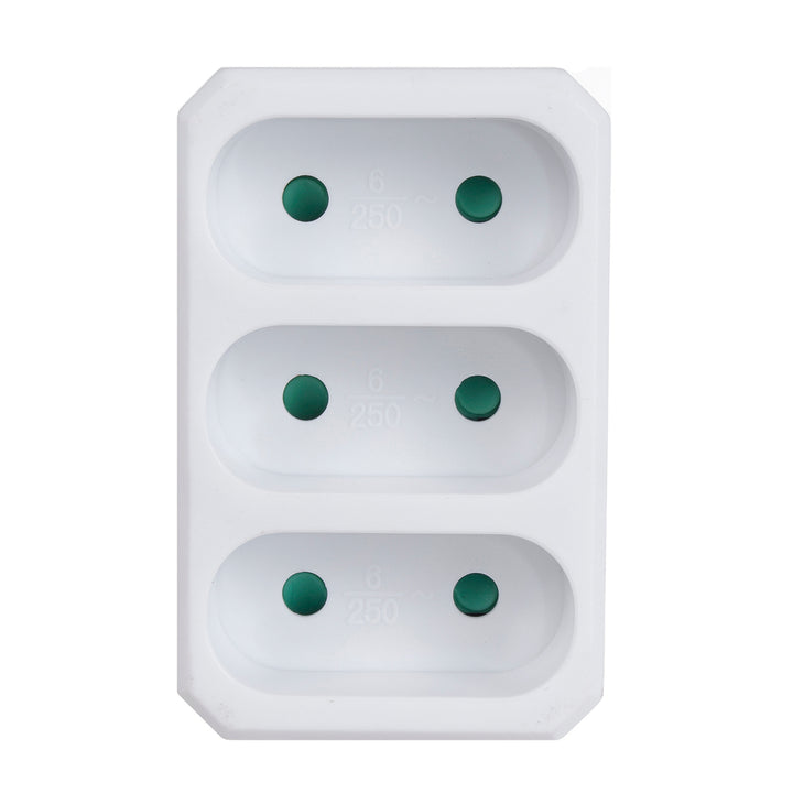 Maclean Energy MCE212 3x6A hármas lapos aljzat, univerzális dugó