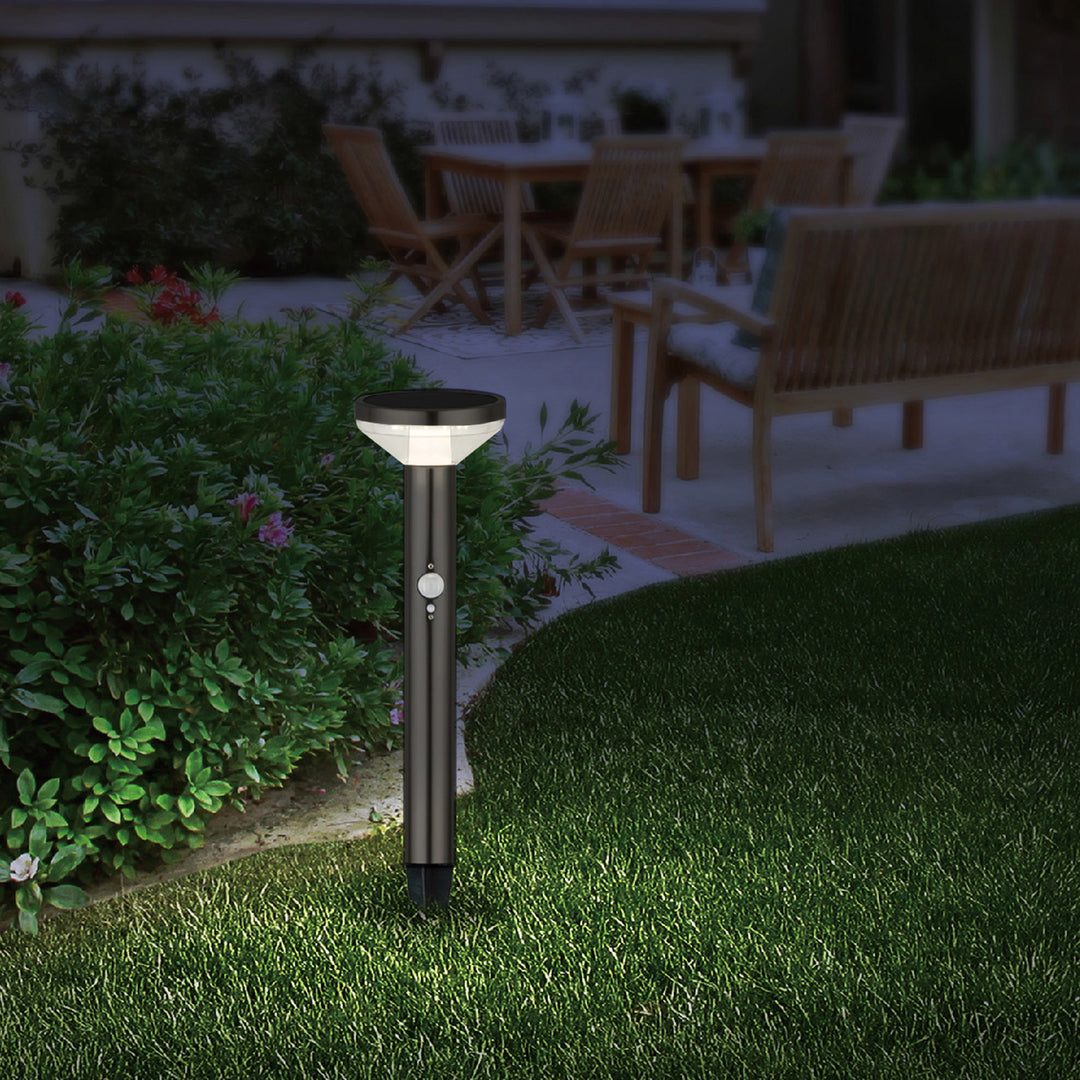 Maclean napelemes LED érzékelő lámpa, fekete, IP44, 3 fénymód, Li-ion 18650 3.7V 1200 mAh akkumulátor, dugaszolható, MCE465 B