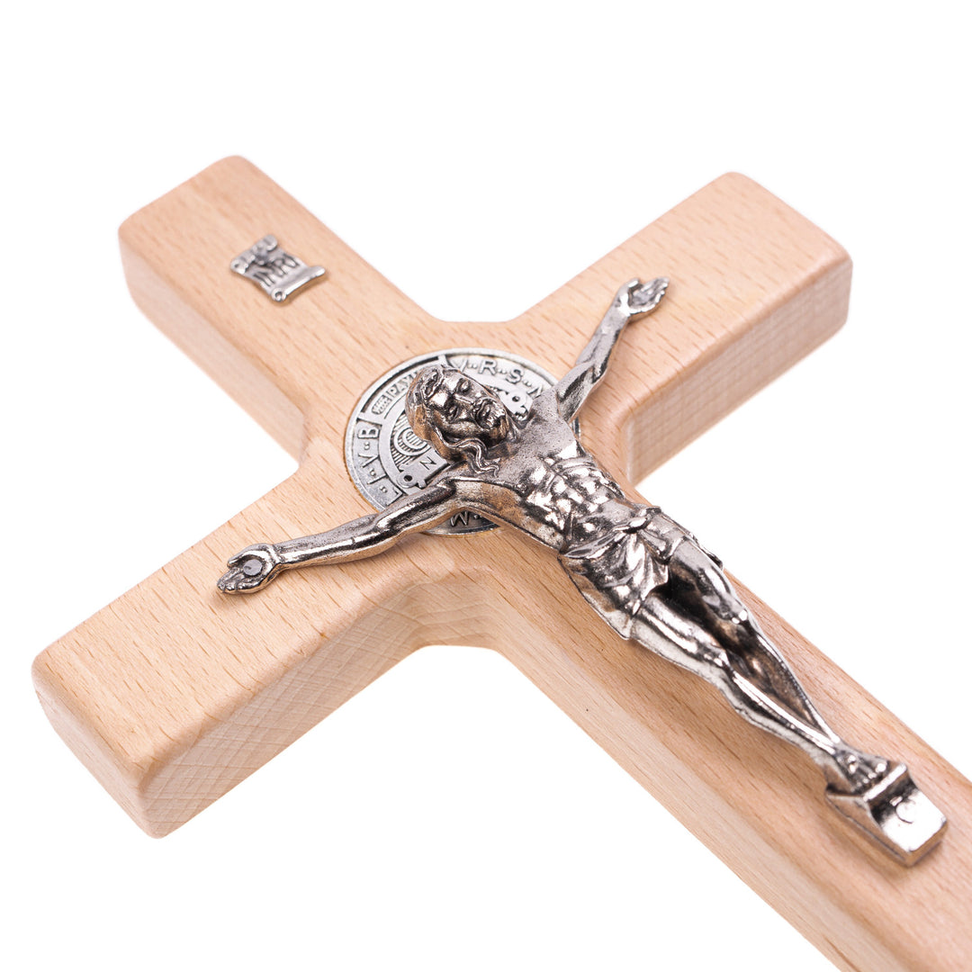 Szent Benedek fakeresztje természetes 18x10x1.8cm, pasquéval 18x10x1.8cm