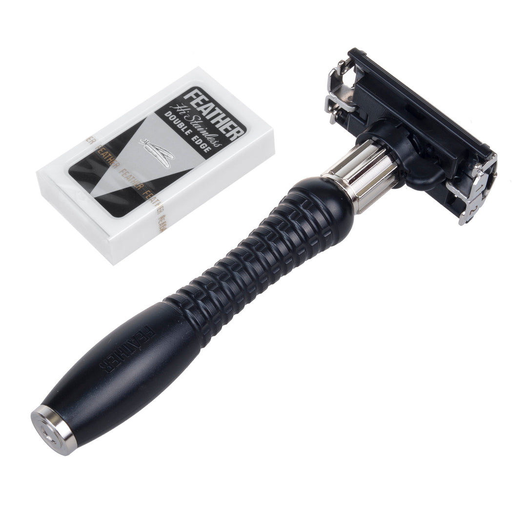 Feather DER-A borotva cserélhető pengékkel. Rozsdamentes acél fej. 2 beállítás, pillangónyitás.