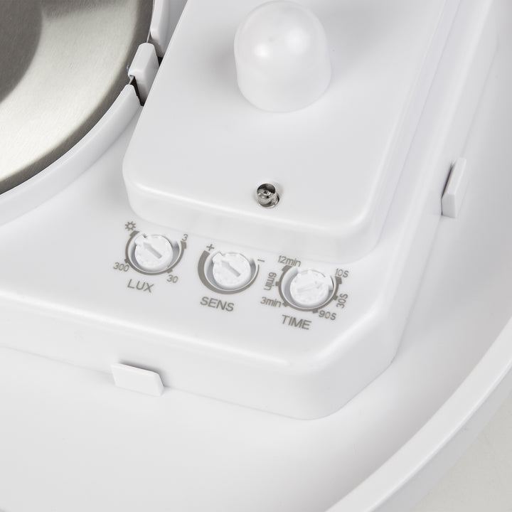 Maclean mennyezeti lámpa 1xE27 érzékelővel, mikrohullámú érzékelővel, PMMA diffúzorral, max. terhelés 25W, IP20, MCE309