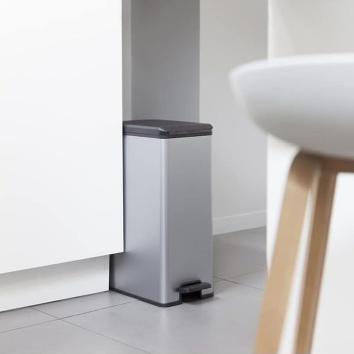 Curver hulladékgyűjtő, pedállal, 40l űrtartalom, Slim Bin