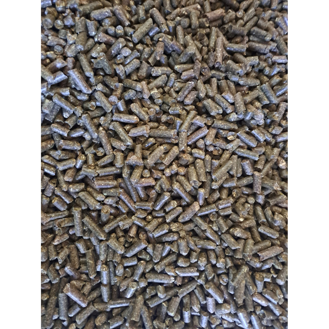 Fűgolyó, lóeledel, a tavak földjéről származó fűből, 15 kg-os zsákokban