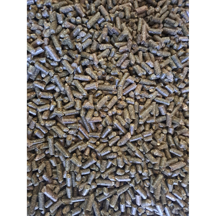 Fűgolyó, lóeledel, a tavak földjéről származó fűből, 15 kg-os zsákokban