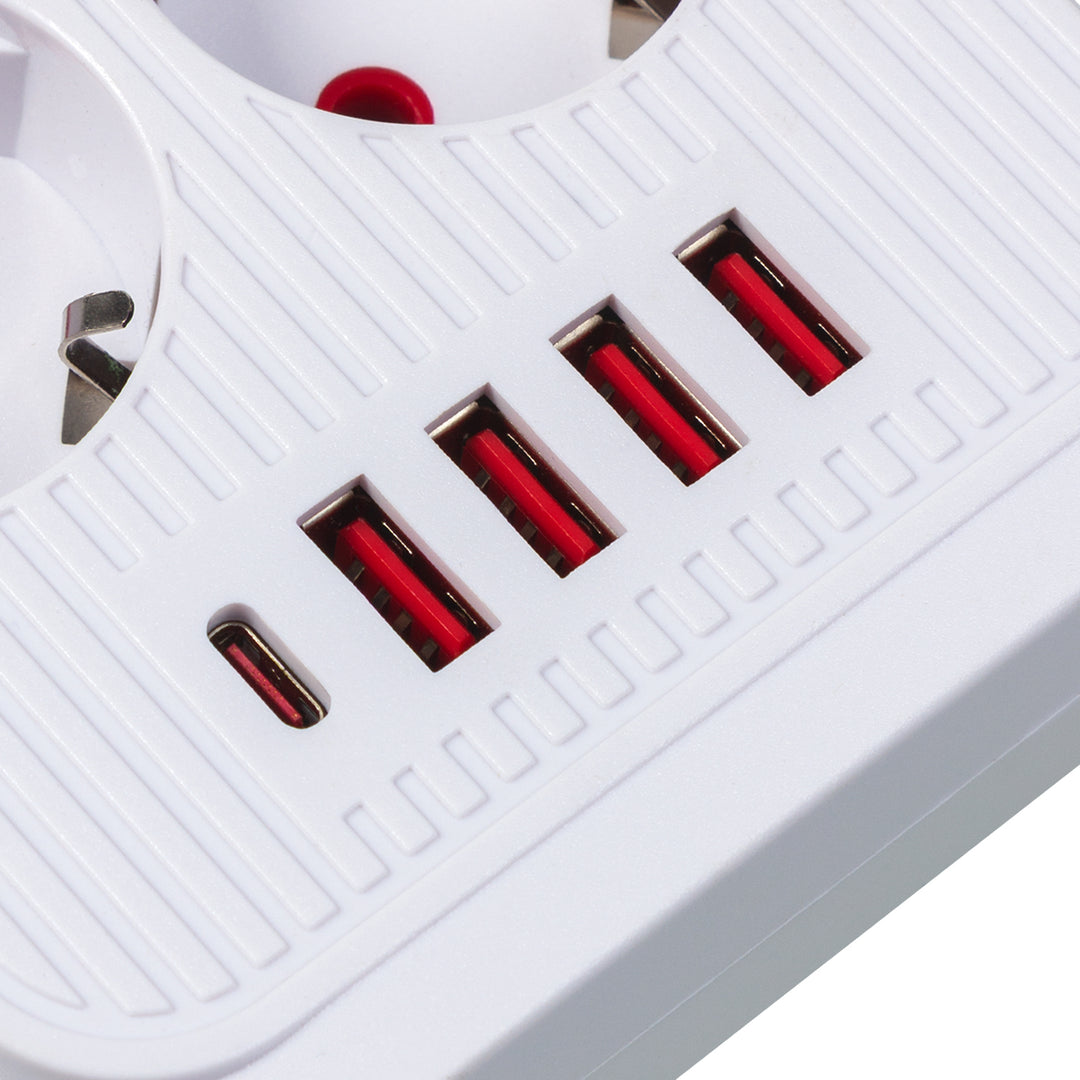 Maclean konnektor, 6 csatlakozós hosszabbító kábel + 4xUSB, 110-240V AC 50/60Hz, 2,1A max 2500W, 1,5 m, fehér, MCE389 W