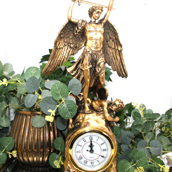 Mihály arkangyal figura, óra, bronz vallásos szobor, Isabel királynő