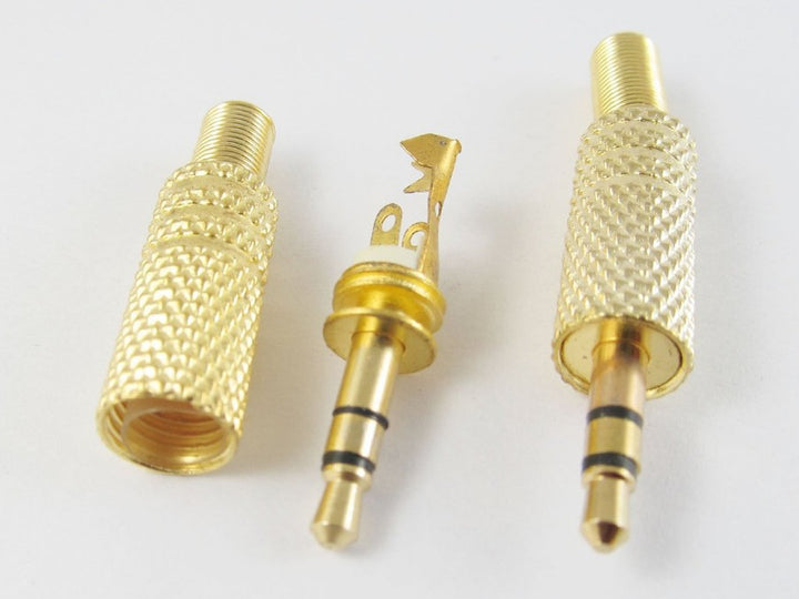 Csatlakoztasson egy kicsi 3,5 mm-es sztereó goldw jack-et fémházzal