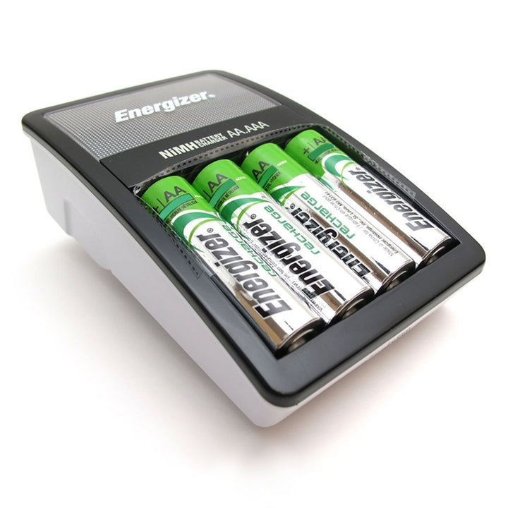 Töltő + 4 R6 / AA újratölthető elem 2000mAh Energizer Maxi
