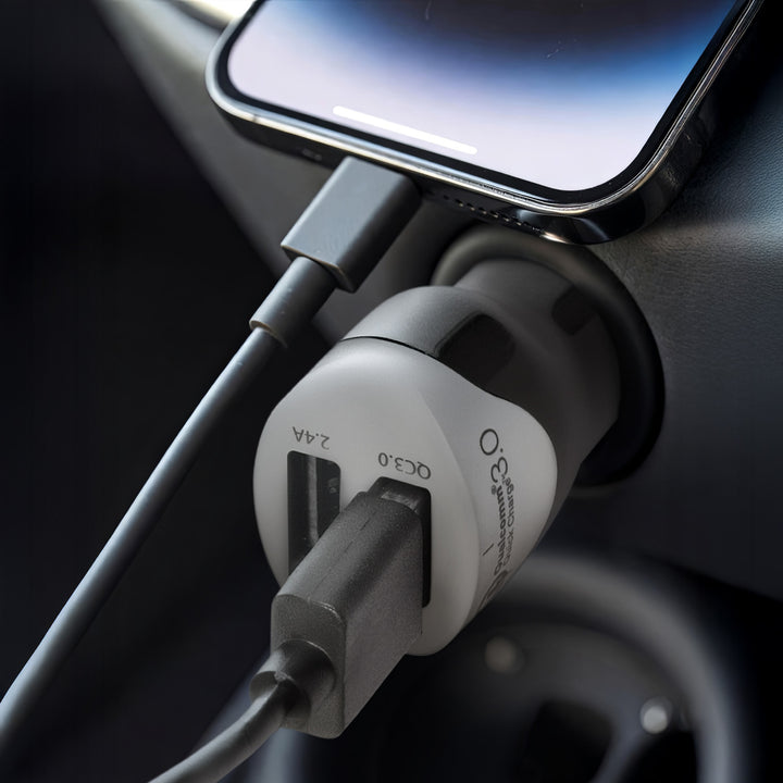 Autós töltő 2.4A 2xUSB kábel Q.C3.0 1,5 m ezüst Maclean Energy MCE157