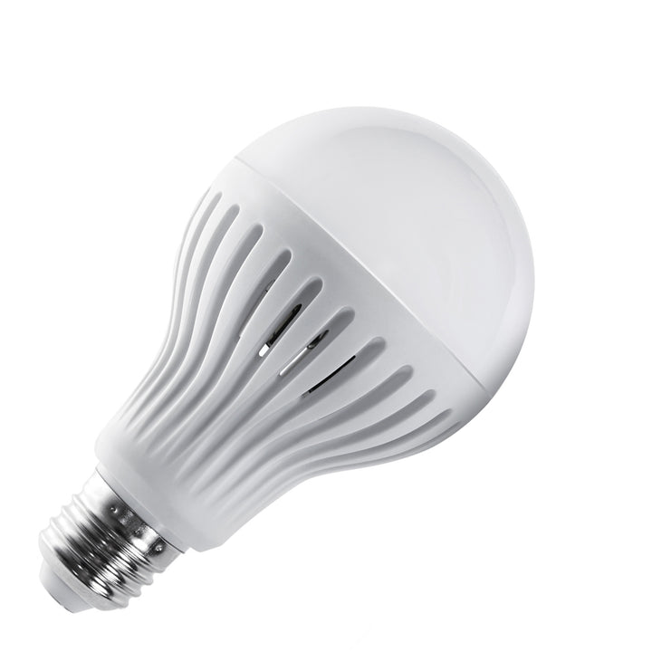 LED izzó E27 9W 230V Maclean Energy MCE 177 CW hideg mikrohullámú mikrohullámú mozgás és szürkületi érzékelő