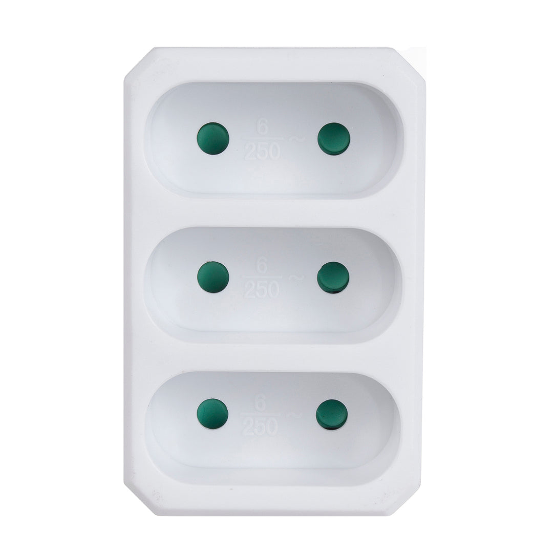 Maclean Energy MCE212 3x6A hármas lapos aljzat, univerzális dugó