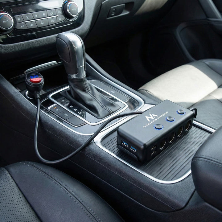 Autószivargyújtó aljzat elosztó, feszültségmérő, 3 szivargyújtó aljzat, 1xQuick Charge 3.0, 3xUSB 6,8A, 1x Power Delivery 18W, Maclean MCE218, Max 120W