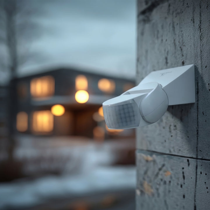 Infravörös mozgásérzékelő távirányítóval IP65, max 800W (izzó), max 1200W (LED) MCE241 Maclean Energy