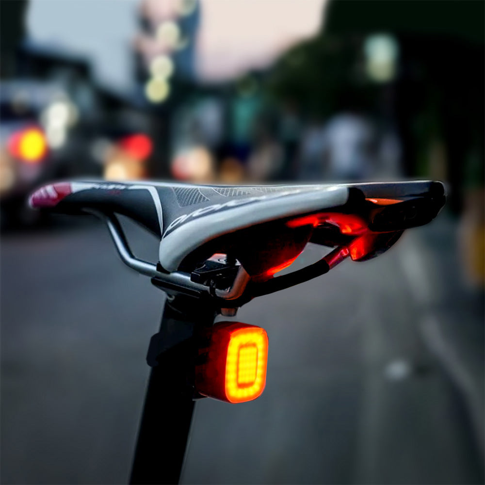 Kerékpár hátsó lámpa USB AUTO STOP szürkületérzékelő Maclean Energy MCE355 COB LED max.125lm acu 450mAh