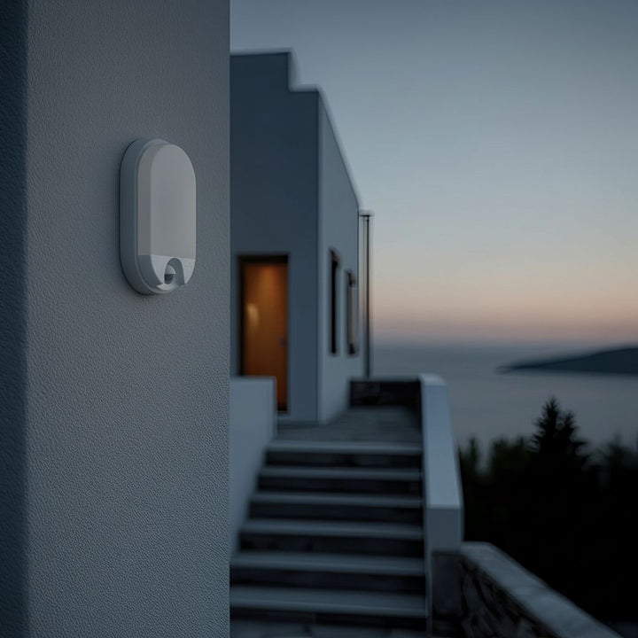 Infravörös mozgásérzékelő LED lámpa MCE340 W 1100lm 15W IP54 Maclean Energy szín fehér, szín természetes fehér (4000K)
