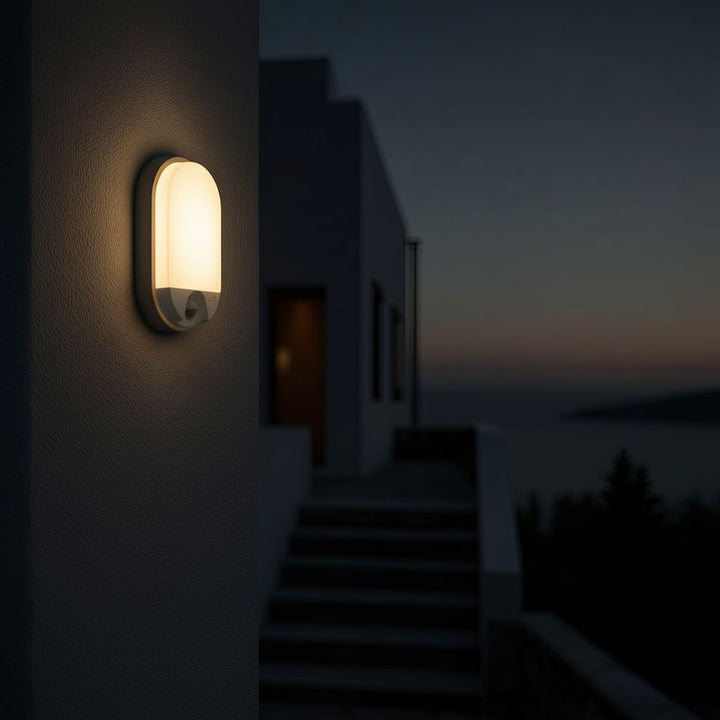 Infravörös mozgásérzékelő LED lámpa MCE340 W 1100lm 15W IP54 Maclean Energy szín fehér, szín természetes fehér (4000K)