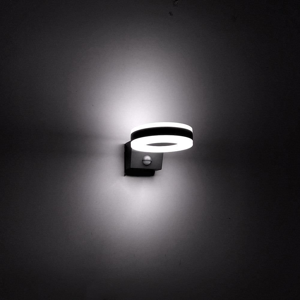 Maclean Energy MCE365 PIR érzékelős LED fali lámpa - PC+ALU, 20W (1700lm) semleges fehér 4000K IP65 szürke, szürke