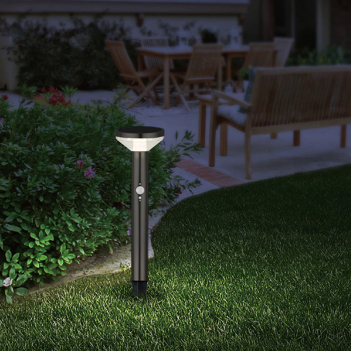 Maclean napelemes LED érzékelő lámpa, fekete, IP44, 3 fénymód, Li-ion 18650 3.7V 1200 mAh akkumulátor, dugaszolható, MCE465 B