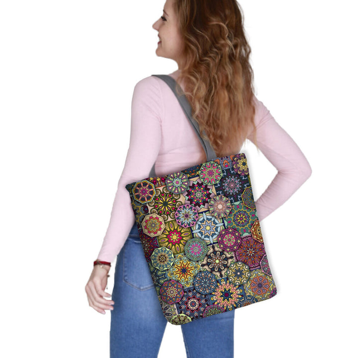 Vászon válltáska, cipzáras záródás, méretek: 36x40 cm, Valencia nyomtatott mintázat