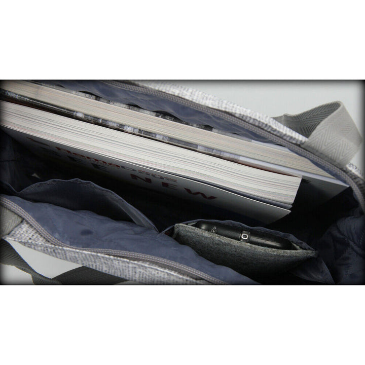 Vászon válltáska, cipzárral záródó, méretei 36x40 cm, pöttyös mintával