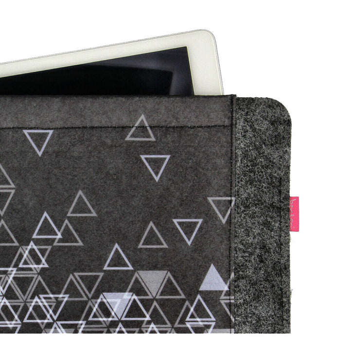 13 hüvelykes laptophoz készült tok, környezetbarát filcből, „Triangle” mintával