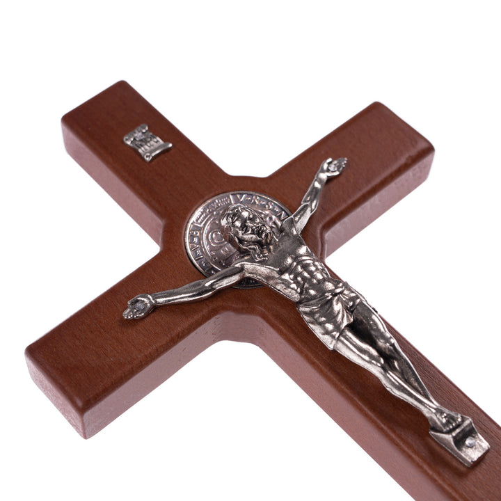 Fából készült Szent Benedek kereszt, bronz pasquéval 18x10x1.8cm