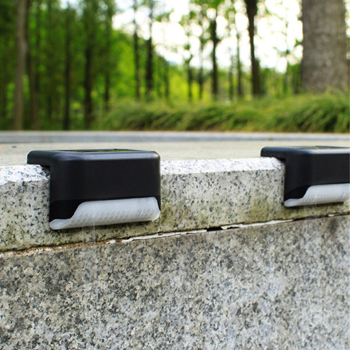 8x Maclean napelemes LED lépcsőfény IP44, 4000K, Ni-MH 100 mAh, 80x45x45mm, szürkületérzékelő MCE319