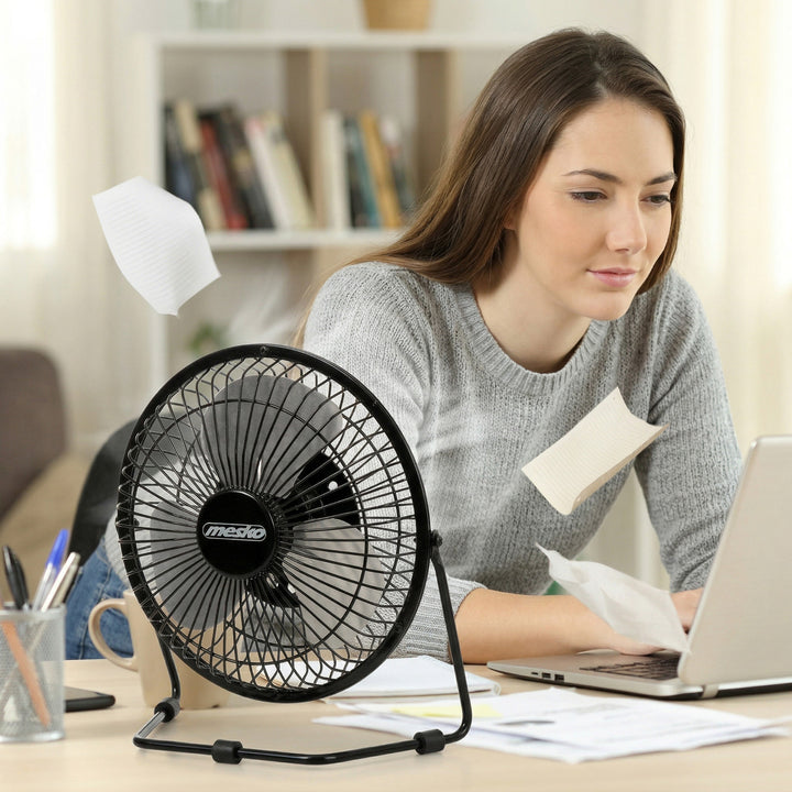 Mesko asztali ventilátor, 15 cm átmérőjű, USB-ről táplált, függőleges oszcillációval, MS 7322