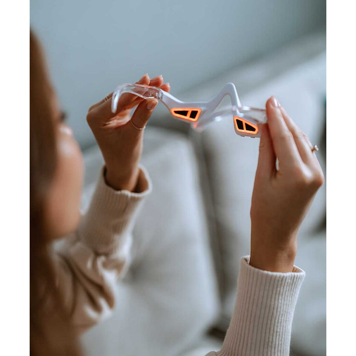 Szemkörnyék masszírozó, 2 üzemmód, 3 intenzitási szint, IllumiEyes Therapy