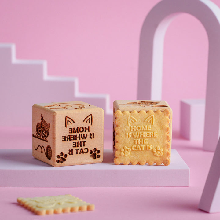 Goody Woody gravírozott tortakocka, 6 cm, bükkfa, 6 minta, macskák