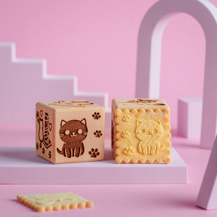Goody Woody gravírozott tortakocka, 6 cm, bükkfa, 6 minta, macskák
