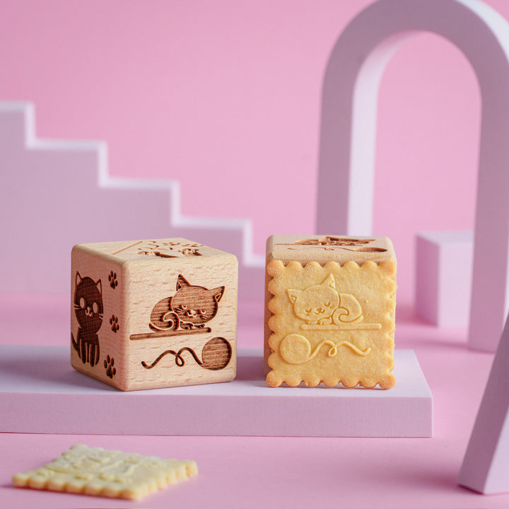Goody Woody gravírozott tortakocka, 6 cm, bükkfa, 6 minta, macskák