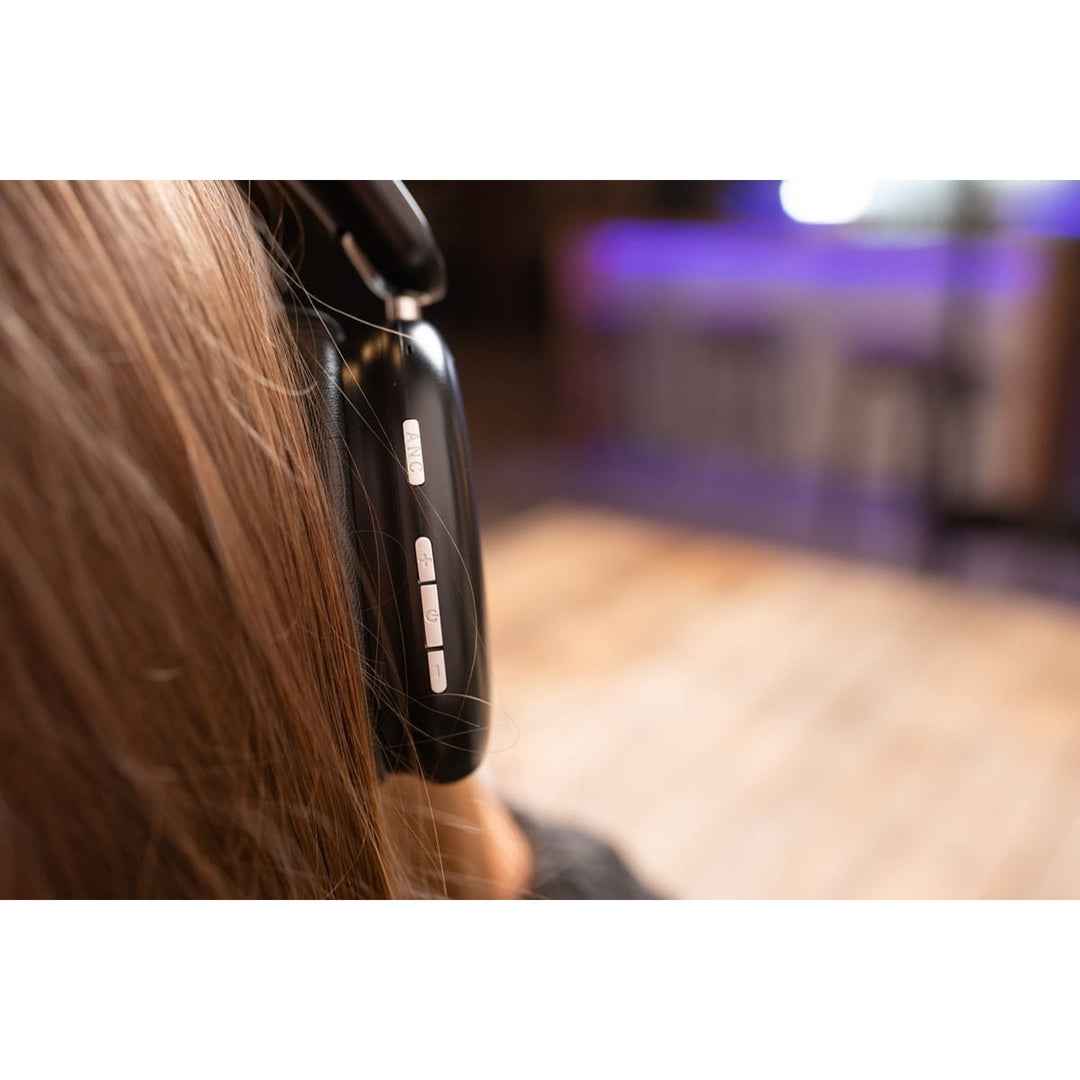 Concept SoundJoy vezeték nélküli fülhallgató, akár 70 óra lejátszási idő, Bluetooth 5.4, gyorstöltés, aktív zajszűrés 33dB-ig, fekete, HS4060