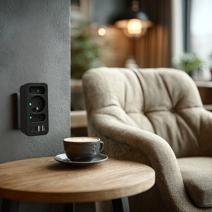 Áramkimenet x3 + 4xUSB Maclean, 3-aljzatos elosztó, 2xUSB A, 2xUSB C PD 20W, 1x16A + 2x6A, MCE248 F/B, 3 db.