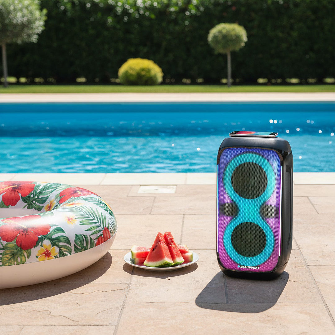 Blaupunkt Party Box hangszóró, LED világítás, Bluetooth, USB és AUX, FM rádió, karaoke funkció, távirányító, akkumulátor üzemidő akár 18 óra, PB60X
