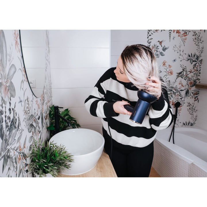 Concept ProfiCare hajszárító, BLDC motor, mágneses tartozékok, olajterápiás funkció, gyermekmód, hideg mód funkció, VV8100