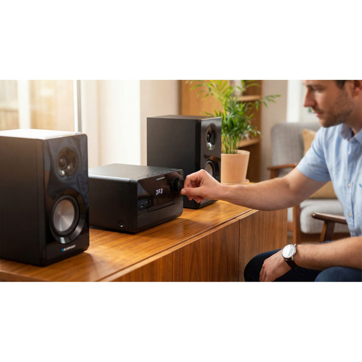 Blaupunkt mikrorendszer, 100 W RMS teljesítmény, DAB+ tuner, LED kijelző, FM rádió, teleszkópos antenna, HDMI ARC csatlakozó, CD/MP3/USB/BT, óra riasztási funkcióval, MS49DAB