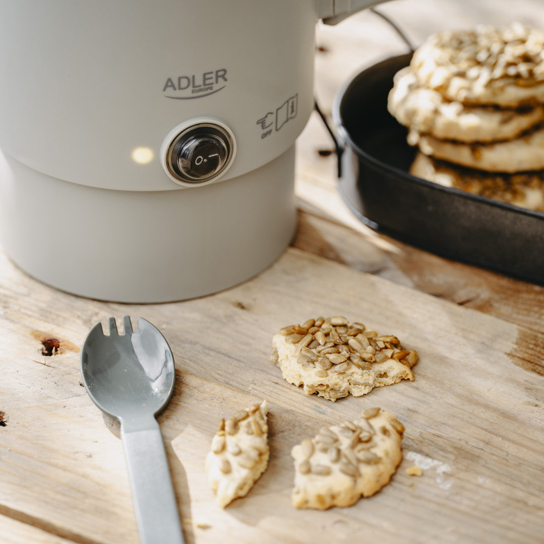 Adler elektromos vízforraló, utazó vízforraló, dupla falú, 0,8 l űrtartalom, max. teljesítmény 650 W, szürke, AD 1388