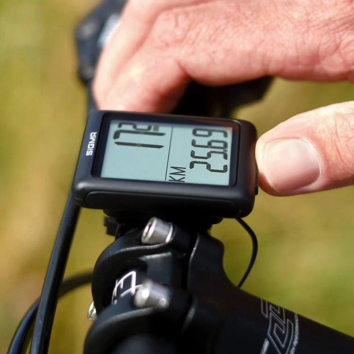 Sigma BC 5.0 WR kerékpárkomputer, vízálló, időjárásálló, nagy és jól olvasható kijelző, 5 alapvető funkció