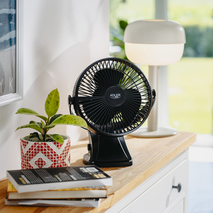 Asztali ventilátor klipszes rögzítéssel, akkumulátoros, 15,5 cm, 360°-ban forgatható, USB-C, Adler