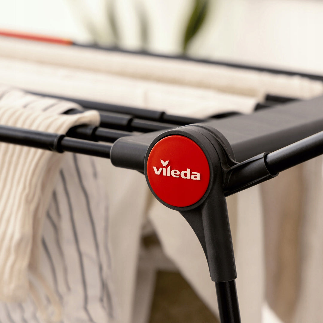 Vileda Infinity Flex Ultimate ruhaszárító, fekete színű, akár 30 m szárítófelület, kihúzható, megemelt állvány, ruhafogók, beépített görgők, 179620
