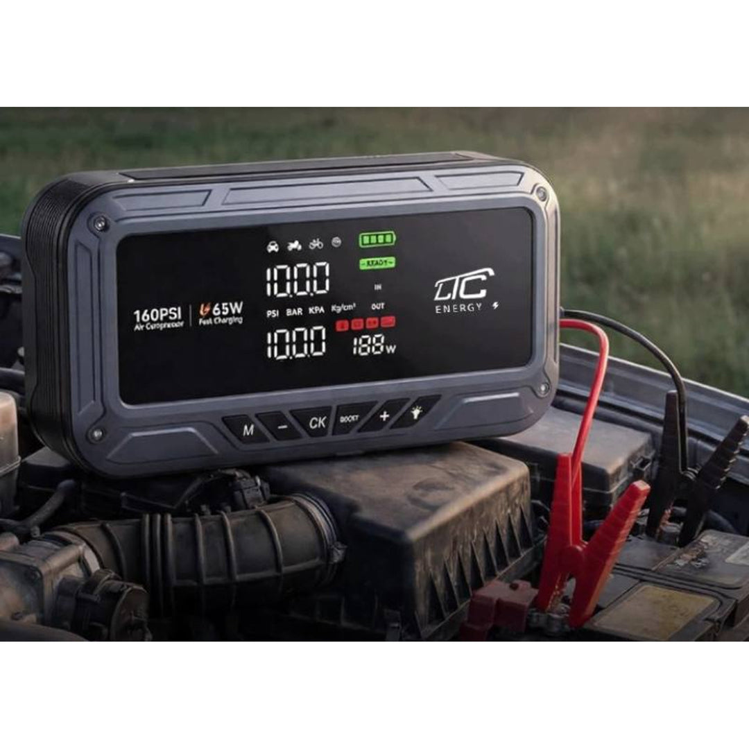 LTC indító, 12 000 mAh, kompresszorral, zseblámpával és powerbankkal, LCD-kijelző, 65 W teljesítmény, kábelek és hordtáska a csomagban, LXJS120