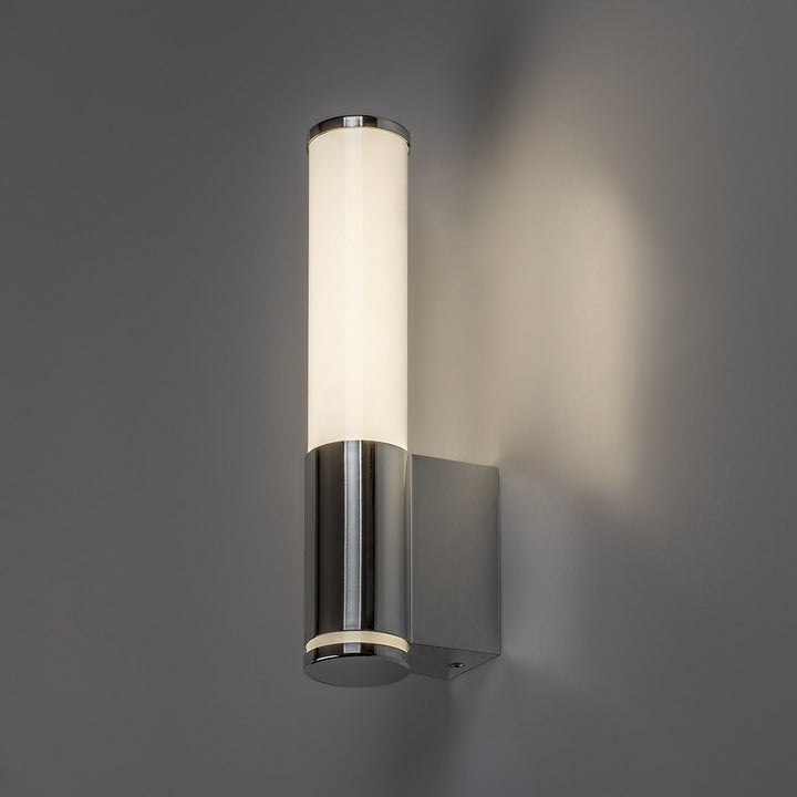 Tenero beltéri falilámpa, LED 6 W, 4000 K, 600 lm, magasság 29 cm, króm, IP44, 75100